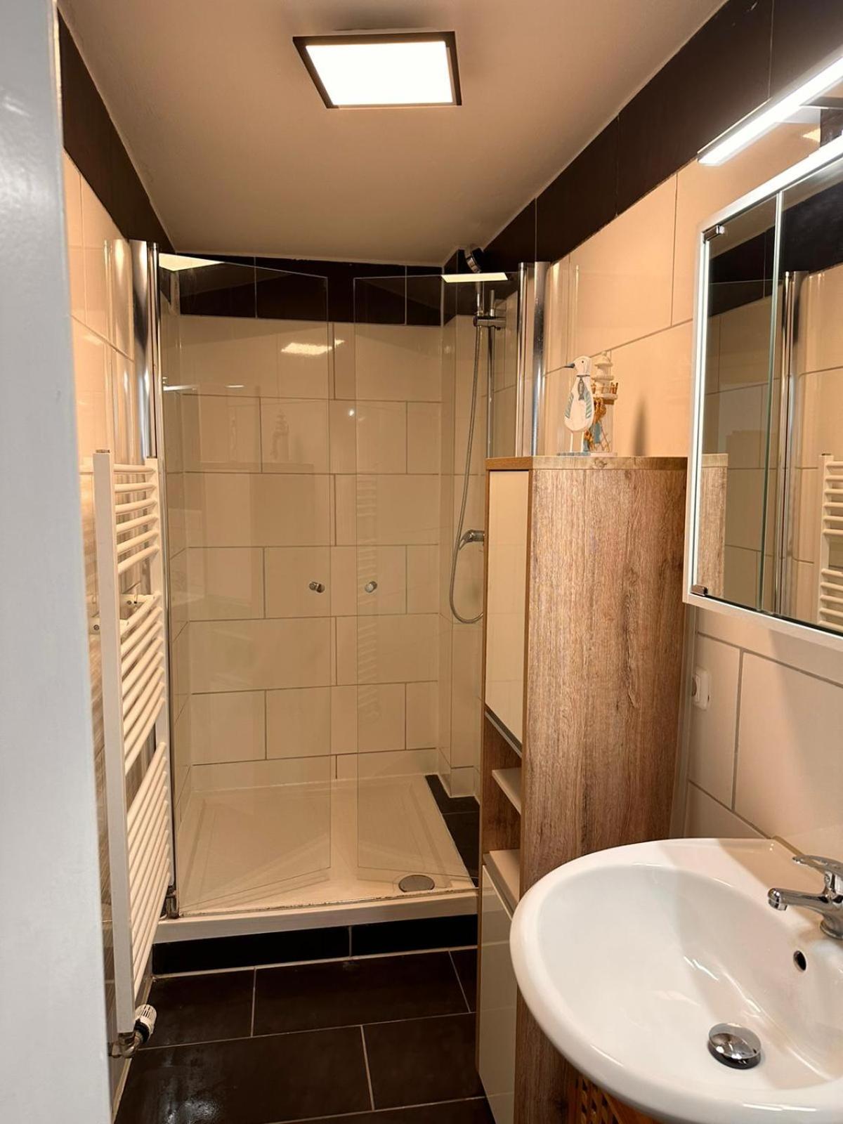 Schoenes Zimmer Im Zentrum - 3 Paderborn Eksteriør billede